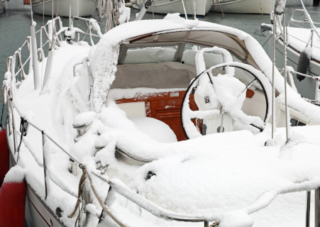 Imbarcazione neve rimessaggio